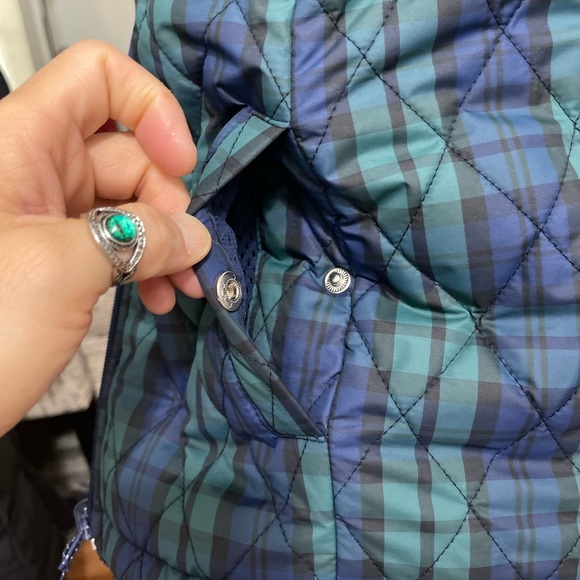 EUC Women’s X-Small Vineyard Vines Blackwatch Reversible Quilted Sherpa Vest - Picture 16 of 16